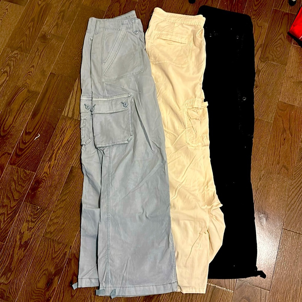 Women’s cargo pants. New without tags